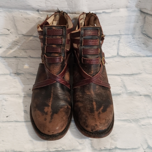 FREEBIRD by Steven FB Stair, Rustic Brown with distressed details - Picture 2 of 10